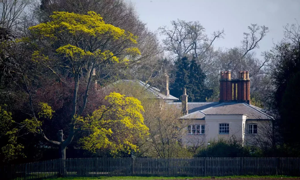 An exterior shot of Frogmore Cottage in Windsor, England. (PHOTO: VIA PEOPLE, SHUTTERSTOCK)