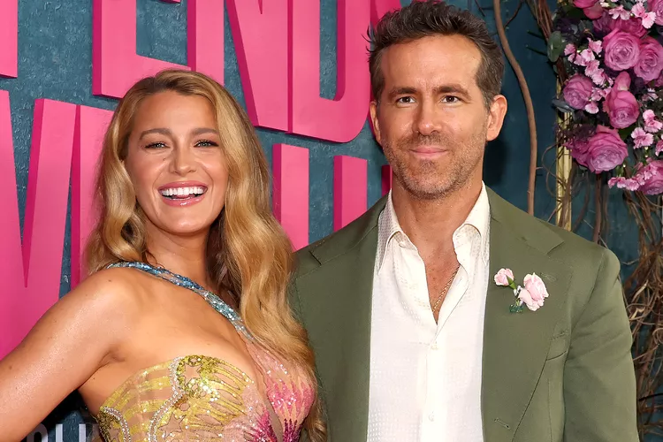 Blake Lively and Ryan Reynolds. (PHOTO: VIA PEOPLE, Cindy Ord/Getty)