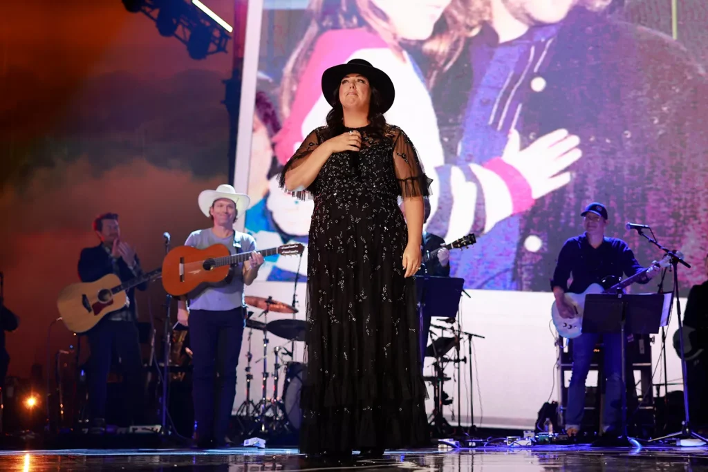 Krystal Keith performing during 'Toby Keith: American Icon' in Nashville on July 29, 2024. (PHOTO: VIA PEOPLE, Jason Kempin/Getty)