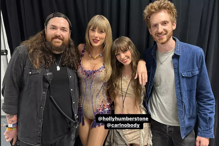 Taylor Swift poses with Holly Humberstone, Josh Sanger and Carl Lewis in London on Aug. 16, 2024. (Photo: Josh Sanger/Instagram)