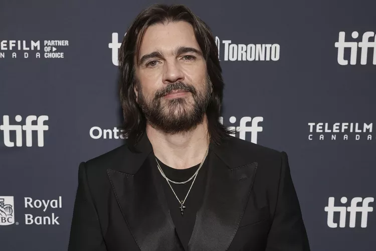 Juanes attends the world premiere of Pimpinero Blood and Oil at the Toronto International Film Festival. (PHOTO: VIA PEOPLE, Todd Williamson/JanuaryImages/Shutterstock)