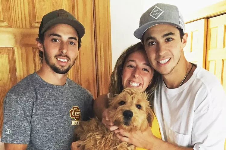 Katie Gaudreau poses with brothers Matthew and Johnny. Photo: (PHOTO: Katie Gaudreau/Instagram)