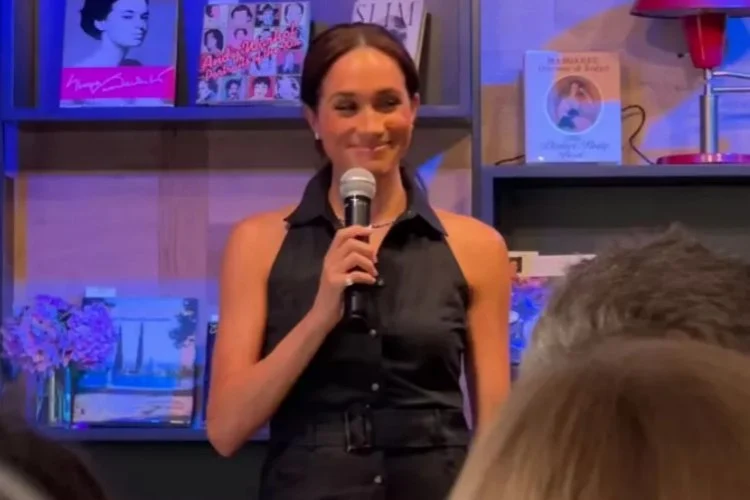 Meghan Markle at Godmothers bookstore in Summerland, California. (PHOTO: Laura Lynne Jackson/Instagram)