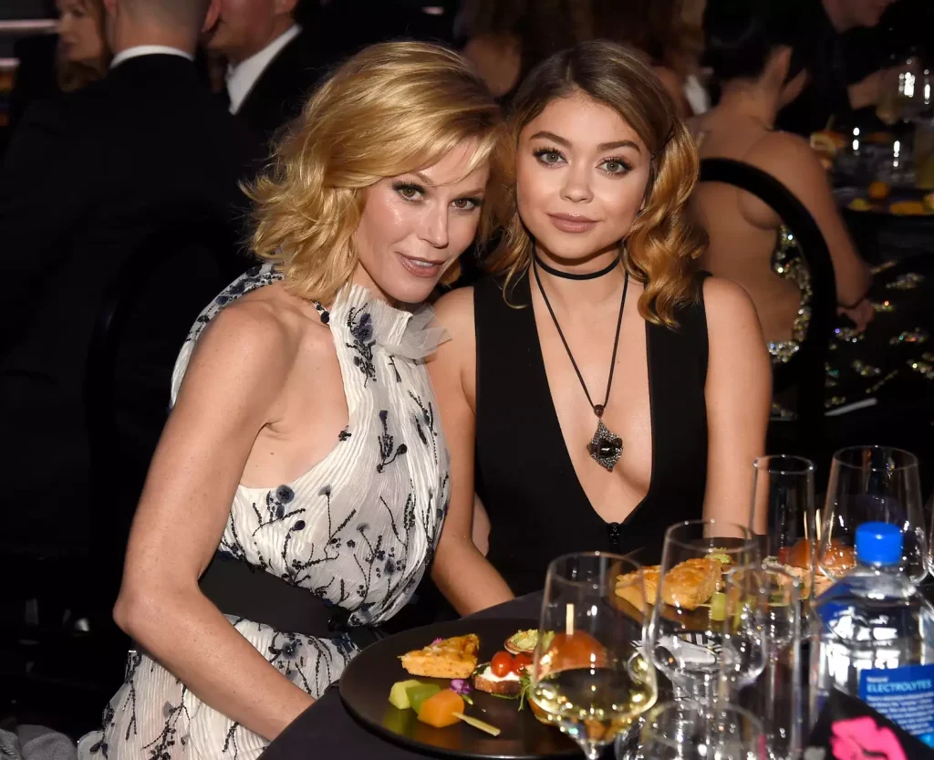 Julie Bowen and Sarah Hyland in 2016.